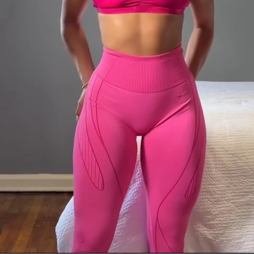 Gym Shark Contour Heart Seamless Leggings pink